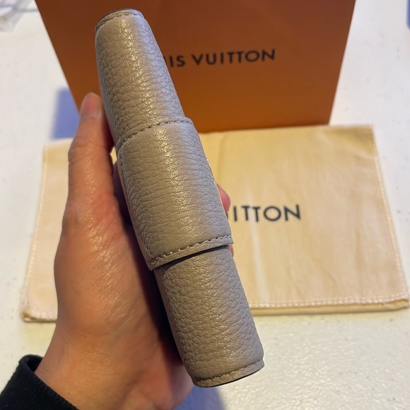 EUC Louis Vuitton Grained calfskin Pont Neuf Trifold Compact wallet Gris - Picture 15 of 17